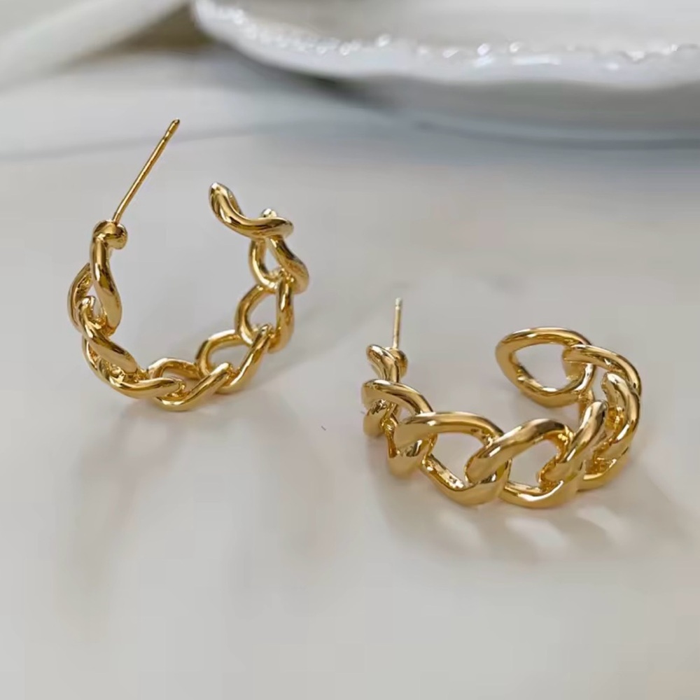 Elegant 18k Gold Plated Curb Chain Hoop Earrings